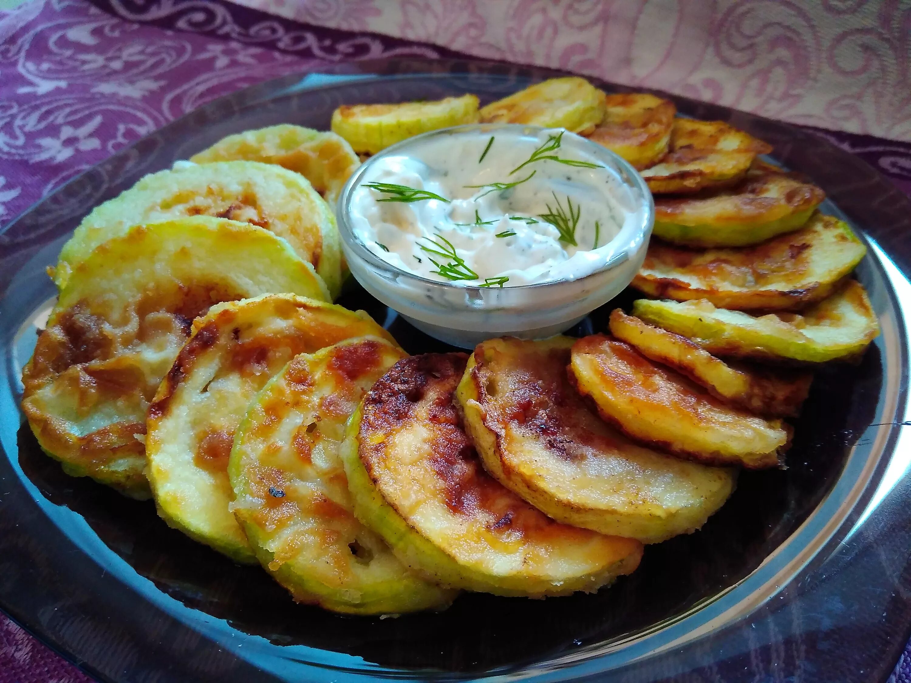 Пожарить кабачки на сковороде фото Жареные кабачки с чесноком и майонезом, рецепт - Вкусо.ру