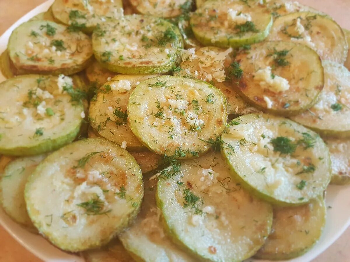 Пожарить кабачки рецепт с фото Как вкусно пожарить кабачки - CoffeePapa.ru