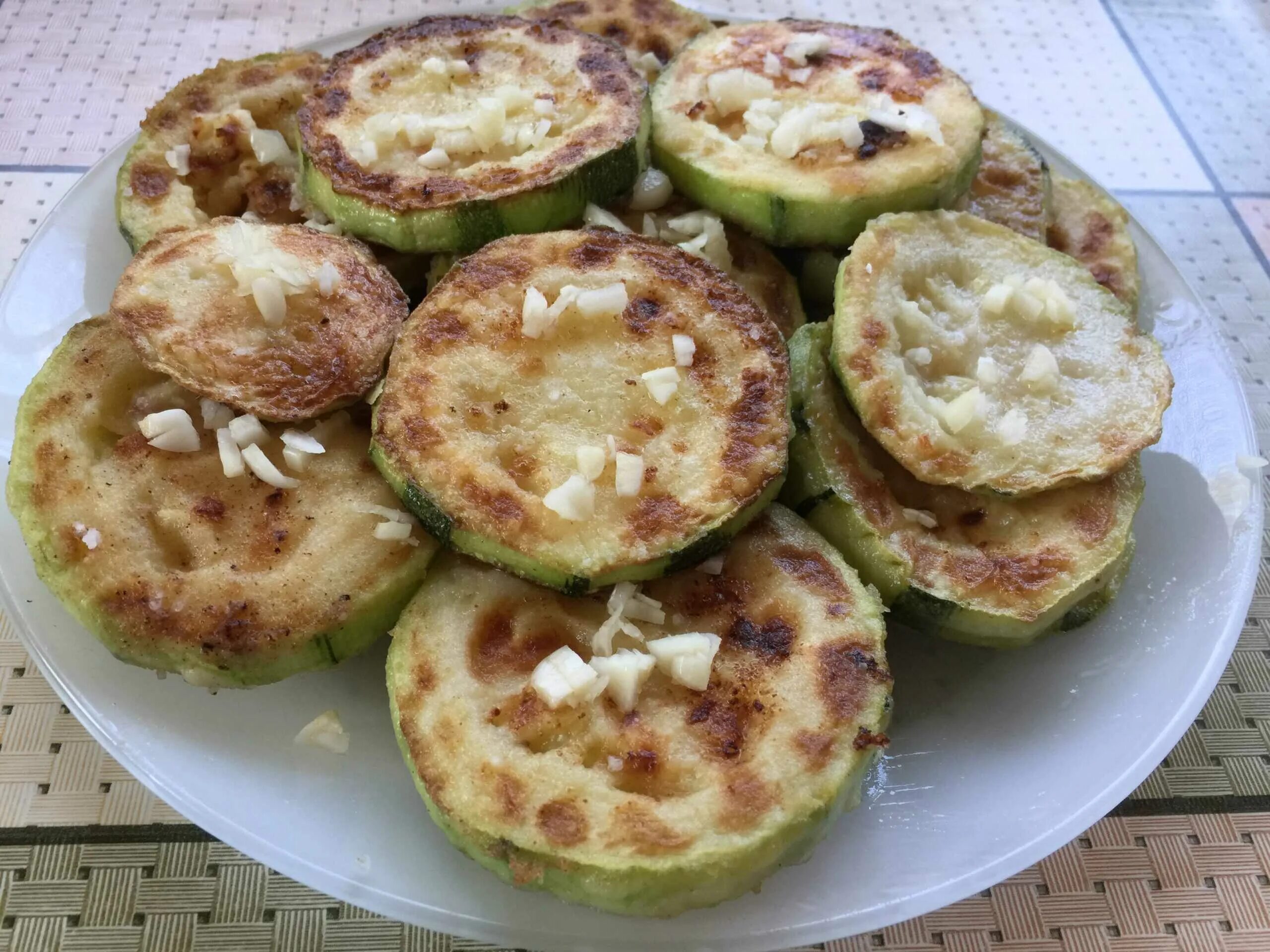 Пожарить кабачки рецепт с фото Рецепт жареных кабачков кружочками: найдено 79 изображений