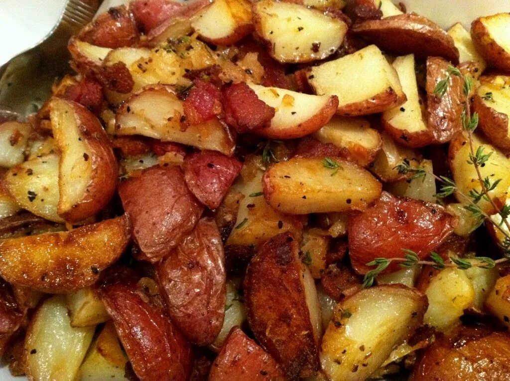 Пожарить картошку в духовке фото Roasted Potatoes Veggie recipes, Roasted potatoes, Potatoes