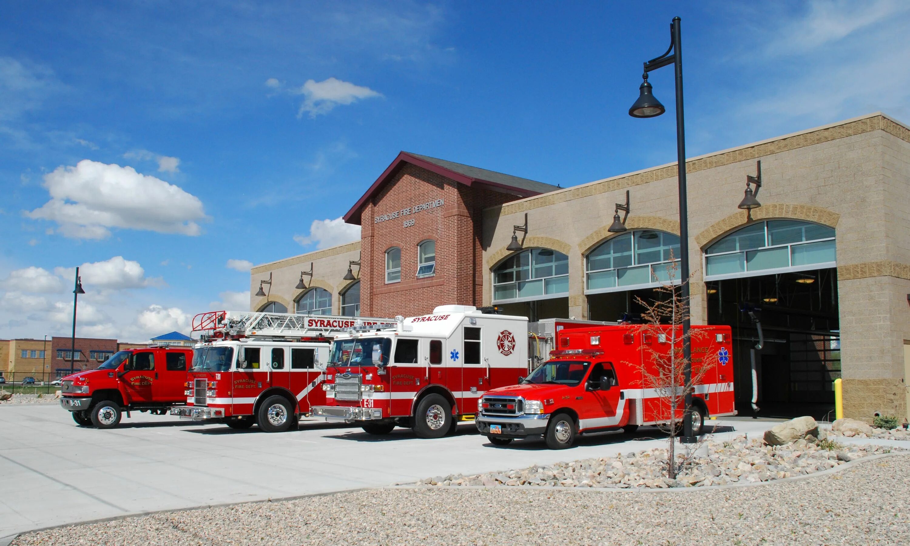 Пожарная часть фото здания Not Found City of Syracuse Syracuse City Fire station, Fire trucks, Fire departm