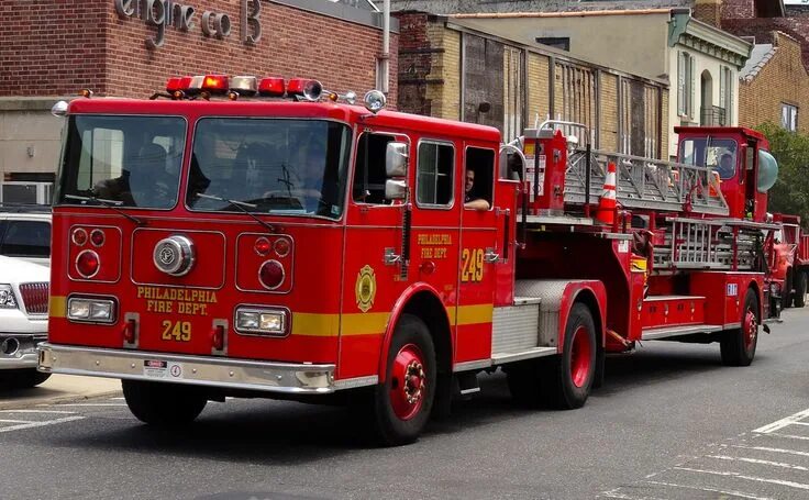 Пожарная машина фото PFD Ladder 249 Fire engine, Fire trucks, Fire rescue