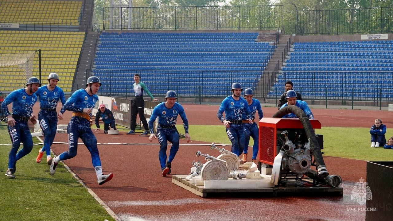 Пожарно спасательный спорт фото В Тюмени завершился открытый Чемпионат Главного управления МЧС России по Тюменск