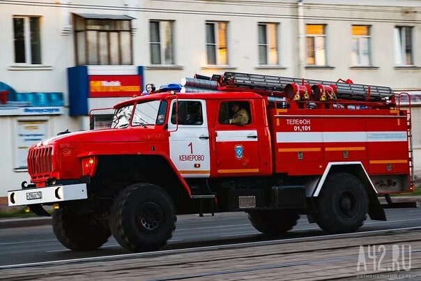 Пожарные автомобили фото Всё перекрыто": кемеровчане сообщили о большом количестве пожарных машин у главн