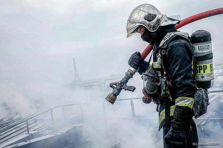 Пожарные екатеринбург фото FEATURED POST @pompiers_de_paris - Photo originale M. Lefèvre Chaque jour une sé