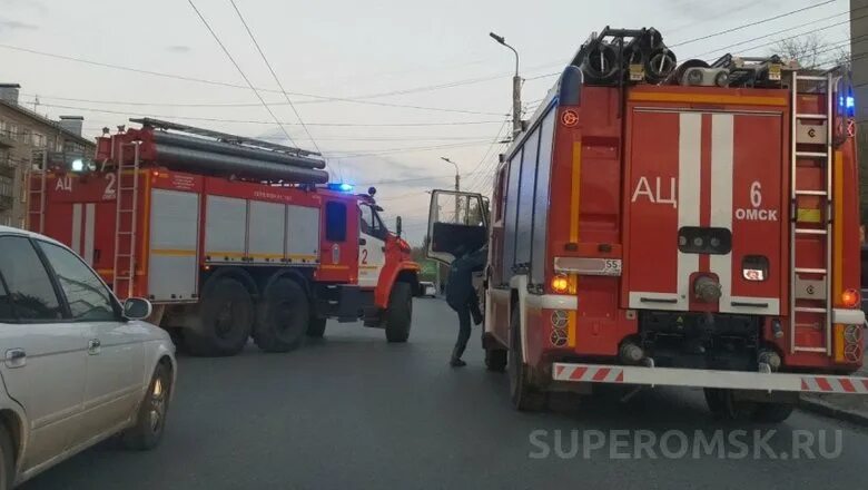 Пожарные омска фото По Омску автопробегом проедет колонна пожарных машин - Новости Mail