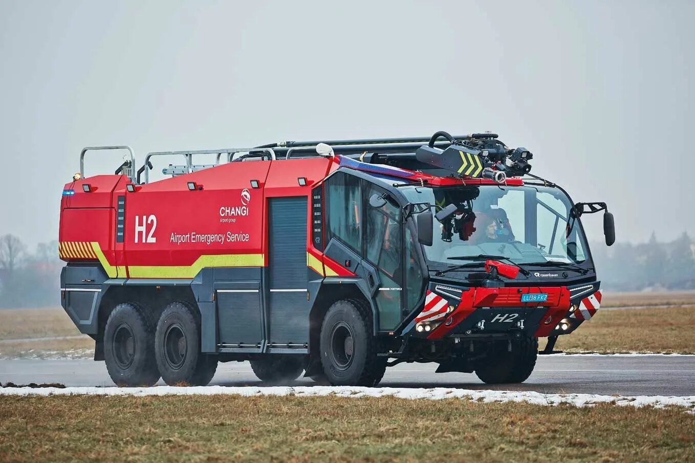 Пожарные техники фото Erster neuer Panther ausgeliefert Feuerwehr fahrzeuge, Feuerwehr, Feuerwehrauto