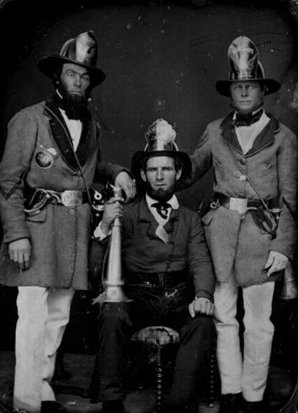 Пожарный 19 века фото Three firefighters from Charleston South Carolina 1859. Firefighter, Daguerreoty