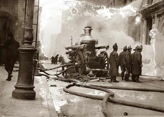 Пожарный 19 века фото New York firemen with a horse drawn fire engine fighting a fire. Fire trucks, Fd