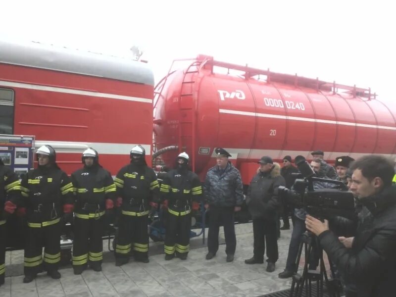 Пожарный поезд фото барнаул Пожарный поезд нового поколения заступил на дежурство в Оренбургской области" в 