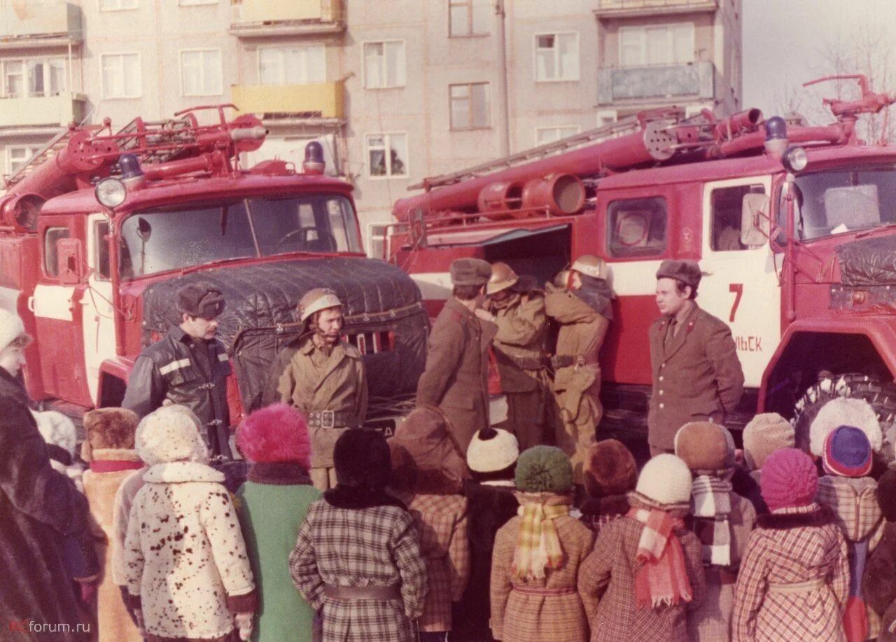 Пожарный ссср фото г. Подольск. 1979-1980 год. Встреча сотрудников ОПО с воспитанниками дошкольных 