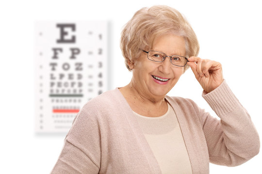 Пожилая женщина в очках фото Senior Eye Exam Imagens - Procure 2,275 fotos, vetores e vídeos Adobe Stock