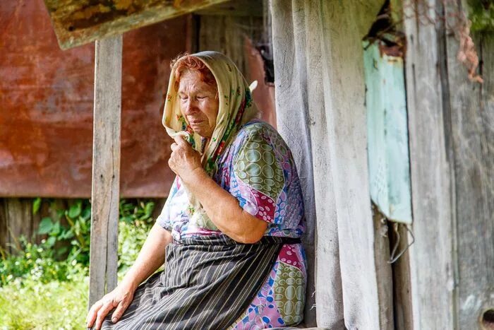 Пожилые женщины в деревне фото стр.501