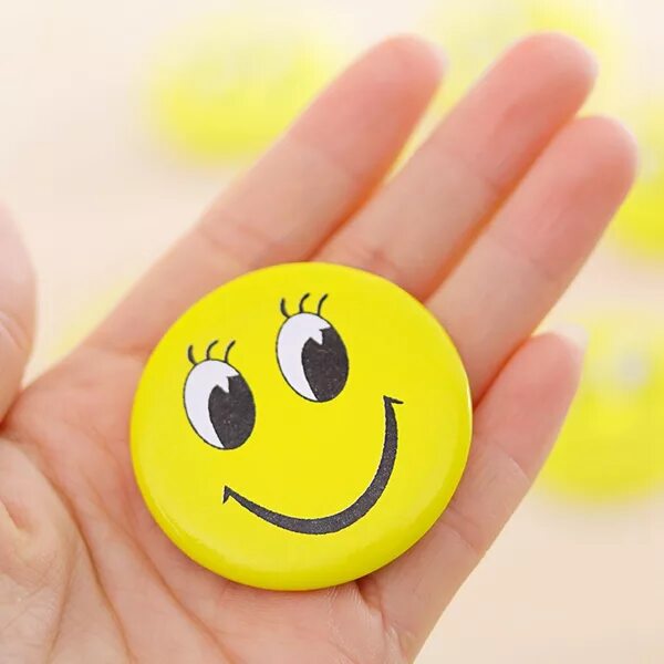 Позитивные картинки для хорошего настроения 10pcs Promotion smile round badge gifts Circle Tin Plate Plastic Back Pin Button