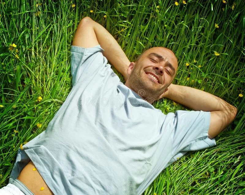 Позитивные парни картинки Relaxing in the field stock photo. Image of dreaming, break - 9507948