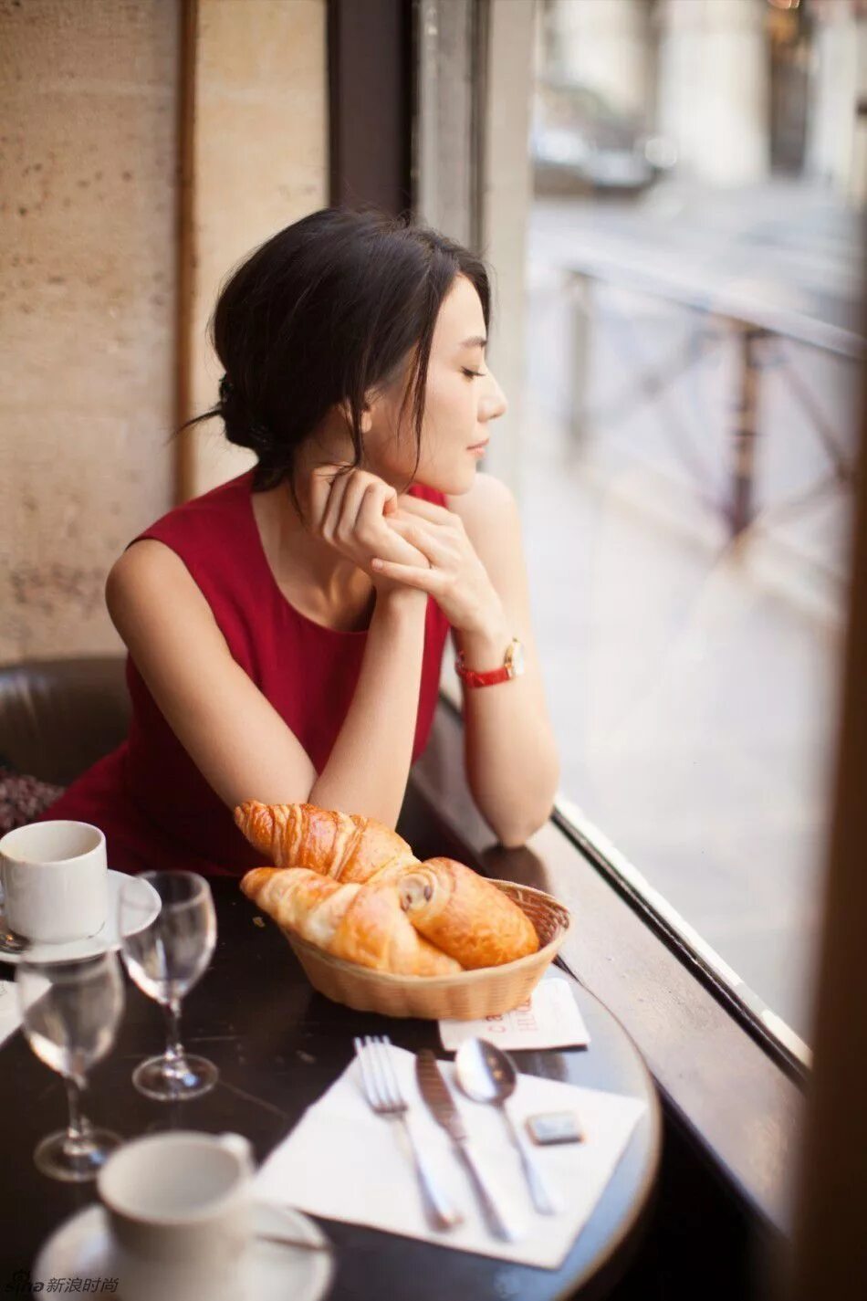 Позы для фото в кафе для девушек Gao Yuanyuan Coffee time, Coffee girl, Coffee break