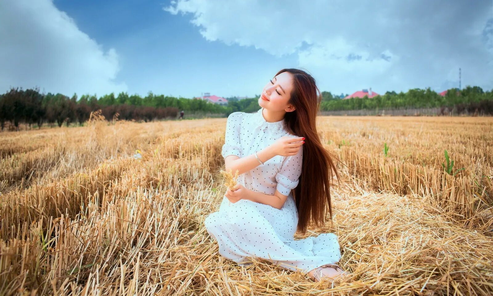 Позы для фото в поле Wallpaper : food, women outdoors, model, Asian, field, wheat, harvest, grassland