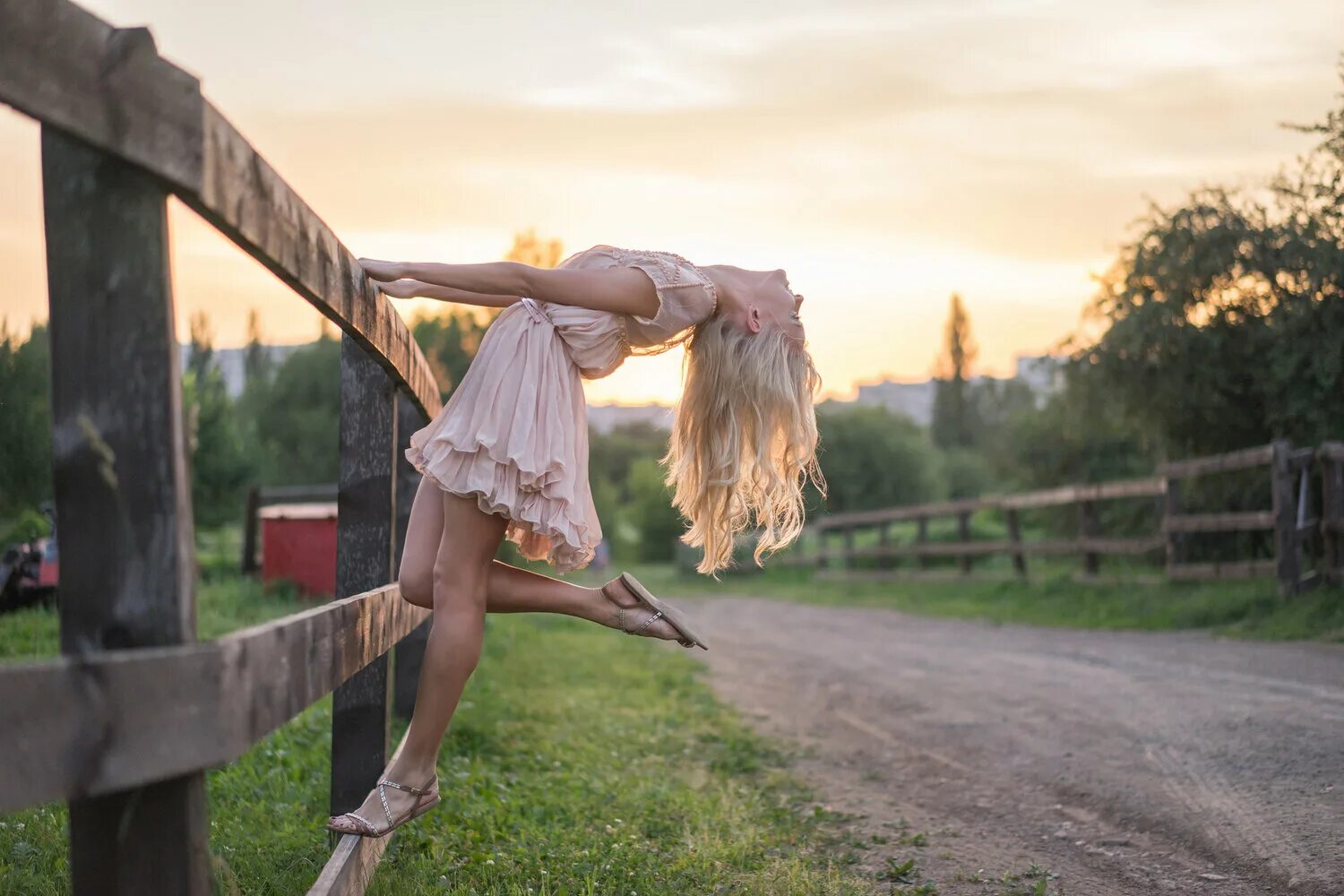 Позы фото в деревне Модели для фотосессии в Юго-Восточном административном округе: 81 фотограф с отз