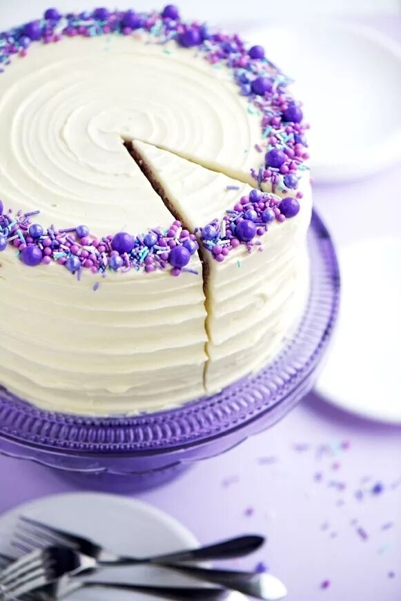 Пп кремы для оформления торта Purple Velvet Cake with Cream Cheese Frosting Recipe Velvet cake, Sprinkle cake,