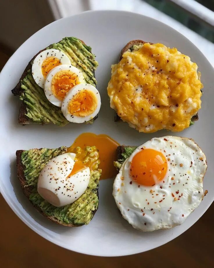 Пп завтраки простые рецепты с фото Recetas Saludable on Instagram: "Tostado de huevos 4 maneras sobre tostadas de a