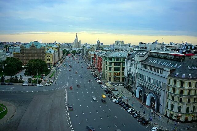 Пр мира фото Пробки - потому что слишком много автомобилей. А парковки вообще негде делать (с