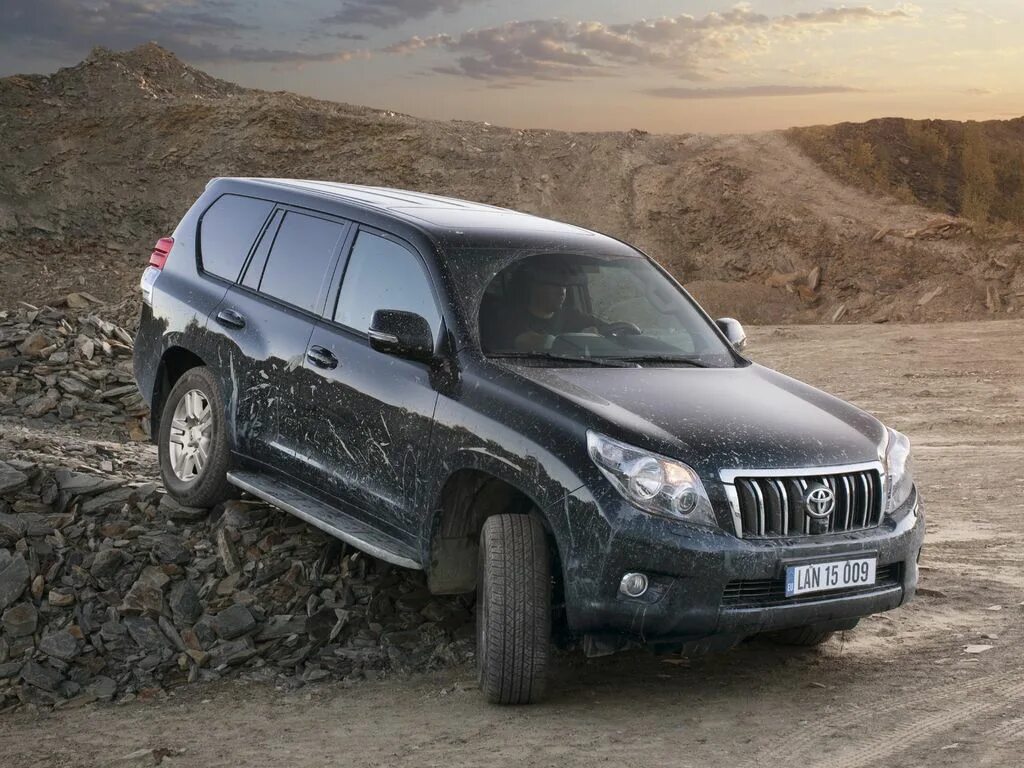 Прадик машина фото Кузовной ремонт Toyota Land Cruiser Prado (Тойота Ленд Крузер Прадо) в Санкт-Пет