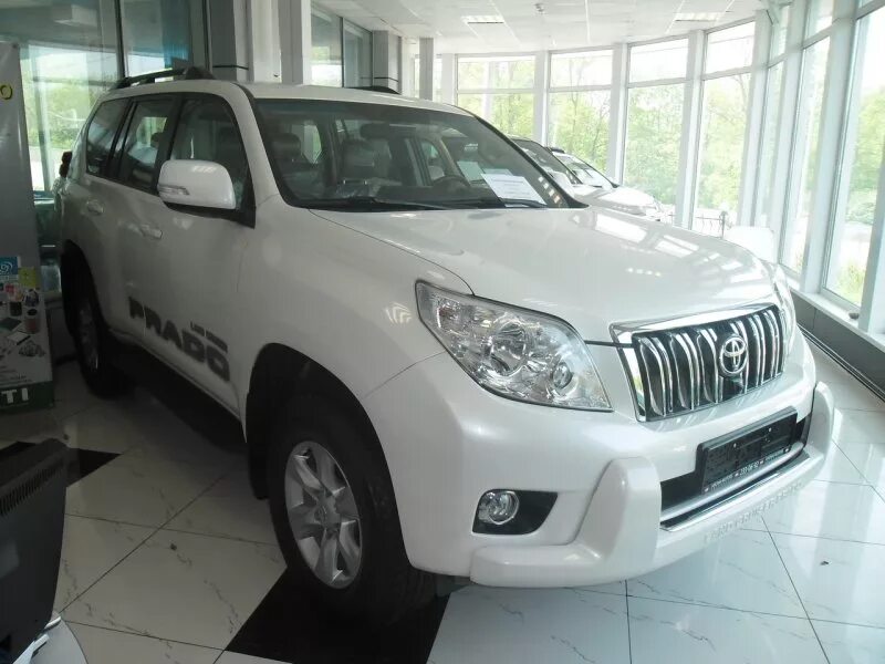 Toyota Land Cruiser Prado 150-series 2.7 бензиновый 2019 Жемчужно белый перламут