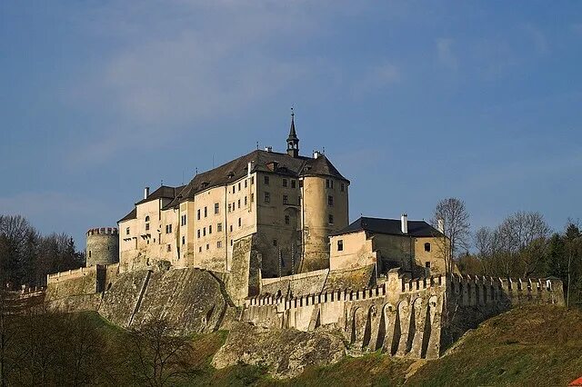 Прага фото замков Cesky Sternberk Castle, Prague Czech Republic Day trips from prague, European ca