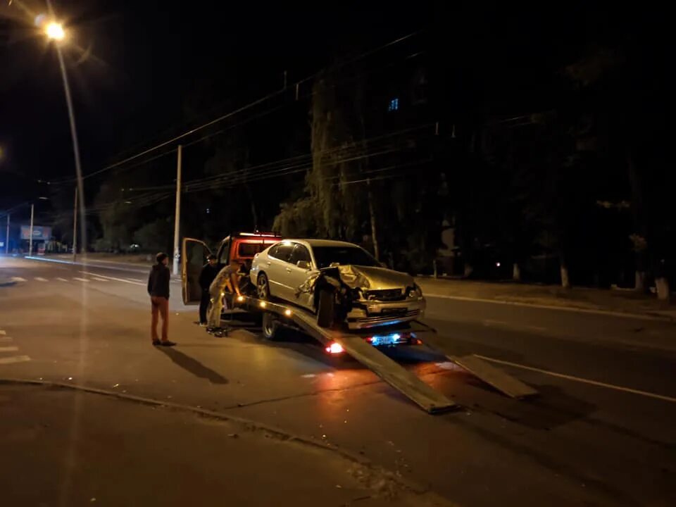 Пранк фото авария ночью VIDEO/ Un Lexus și un taxi, făcute țăndări, în capitală: Primele imagini de după