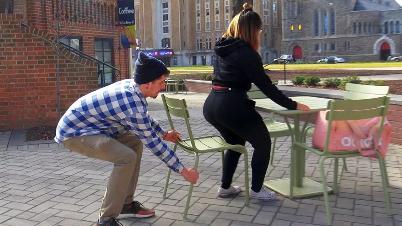 Пранк фото лица Chair Pulling Prank - YouTube