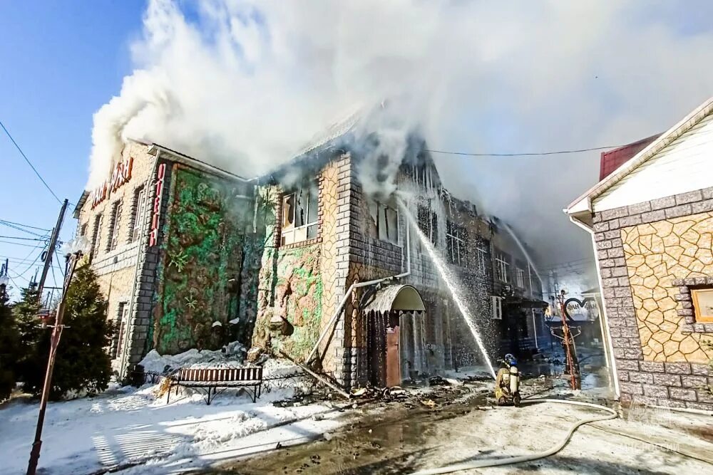 Правдоруб омск фото В Омске загорелся ресторанно-гостиничный комплекс - Российская газета