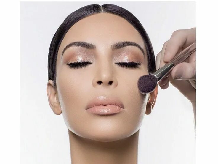 Правила макияжа фото Inside Kim Kardashian's Pasadena Makeup Class: Social Media Edition Kardashian, 