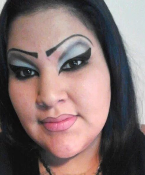 Правильно нарисованные брови фото 43 People Whose Eyebrows Are So Bad They're Actually Works Of Art Crazy eyebrows