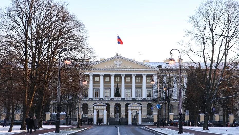 Правительство санкт петербурга смольный пр 1 фото В Смольном прокомментировали закрытие генерального консульства Великобритании