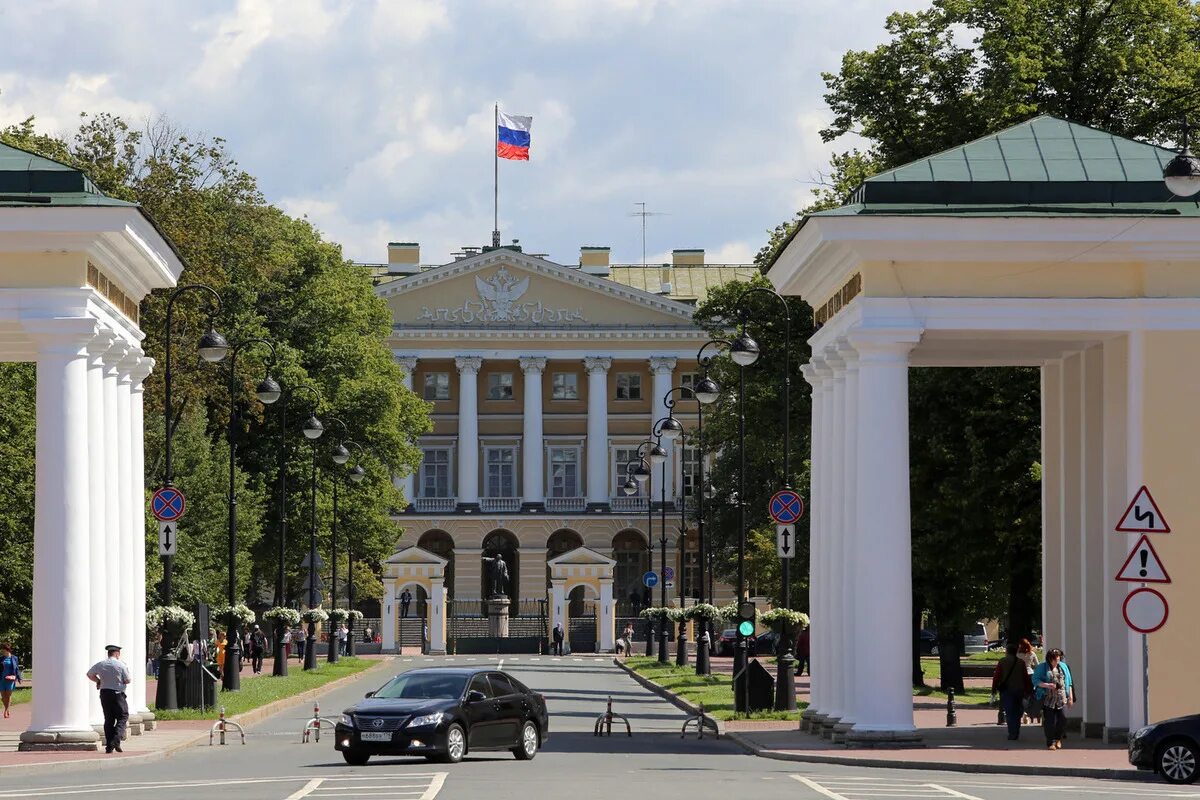 Правительство спб фото Самые активные горожане получат медали за благоустройство Петербурга - МК Санкт-