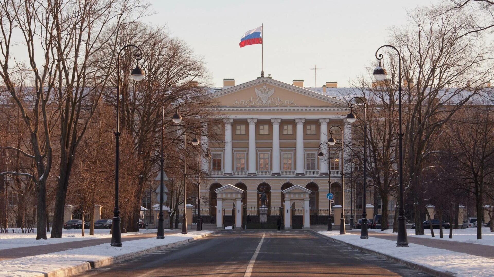 Правительство спб фото В Смольном завершили экспертизу поправок к проекту закона о бюджете Петербурга