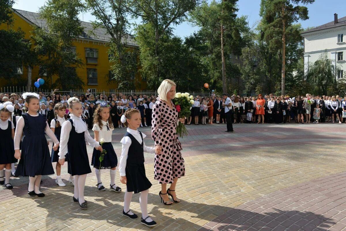 Православная гимназия липецк фото В День знаний глава Липецкой митрополии посетил православную гимназию Липецкая м