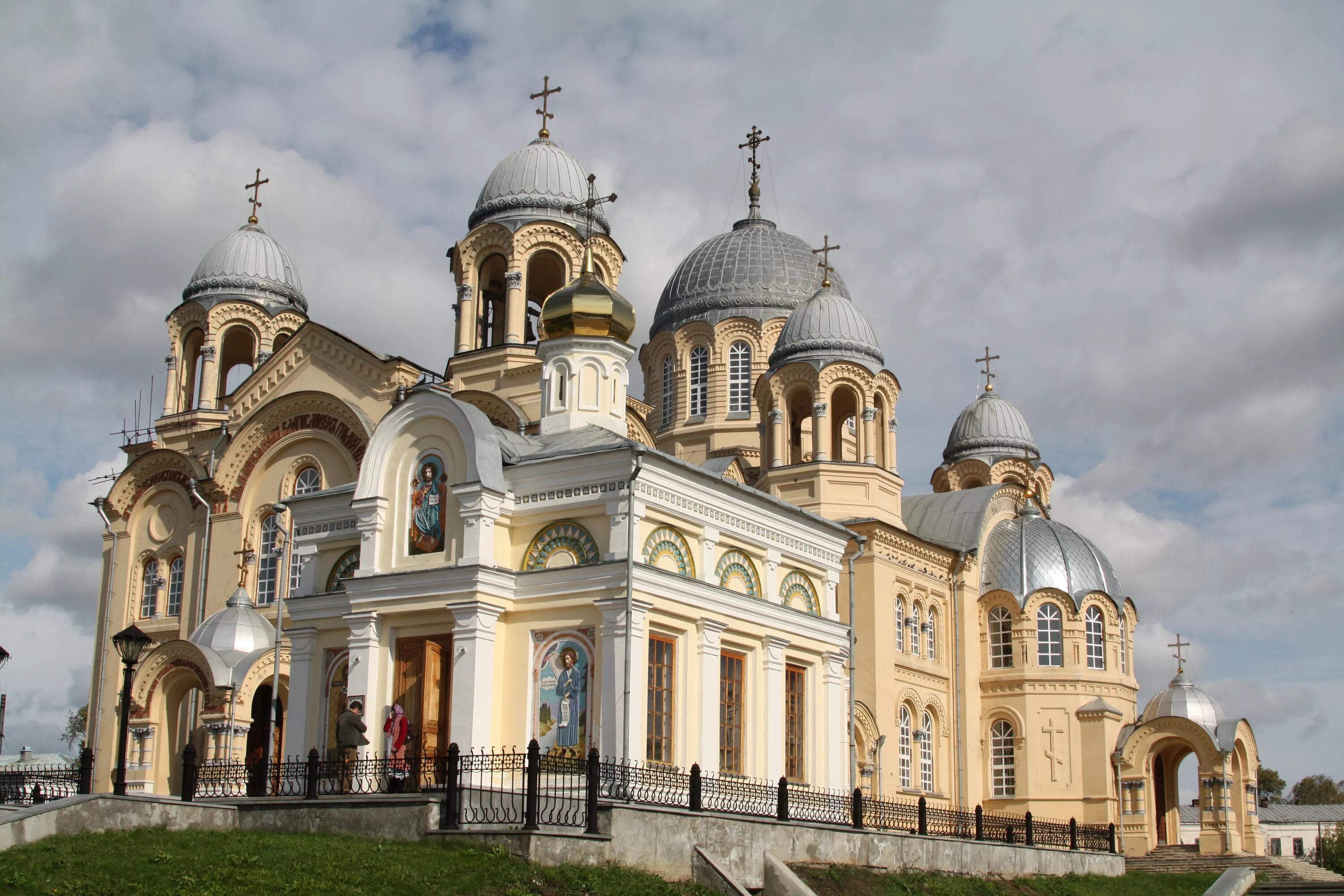 Православная церковь фото Екатеринбургская Голгофа" - 2 января 2024 - Паломническая служба "Ларус