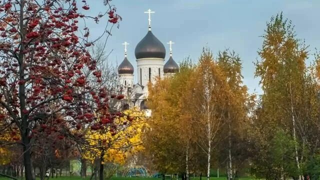 Православный храм осенью фото Такие люди и в раю не задержатся. Преподобный Варсонофий Оптинский. - смотреть в