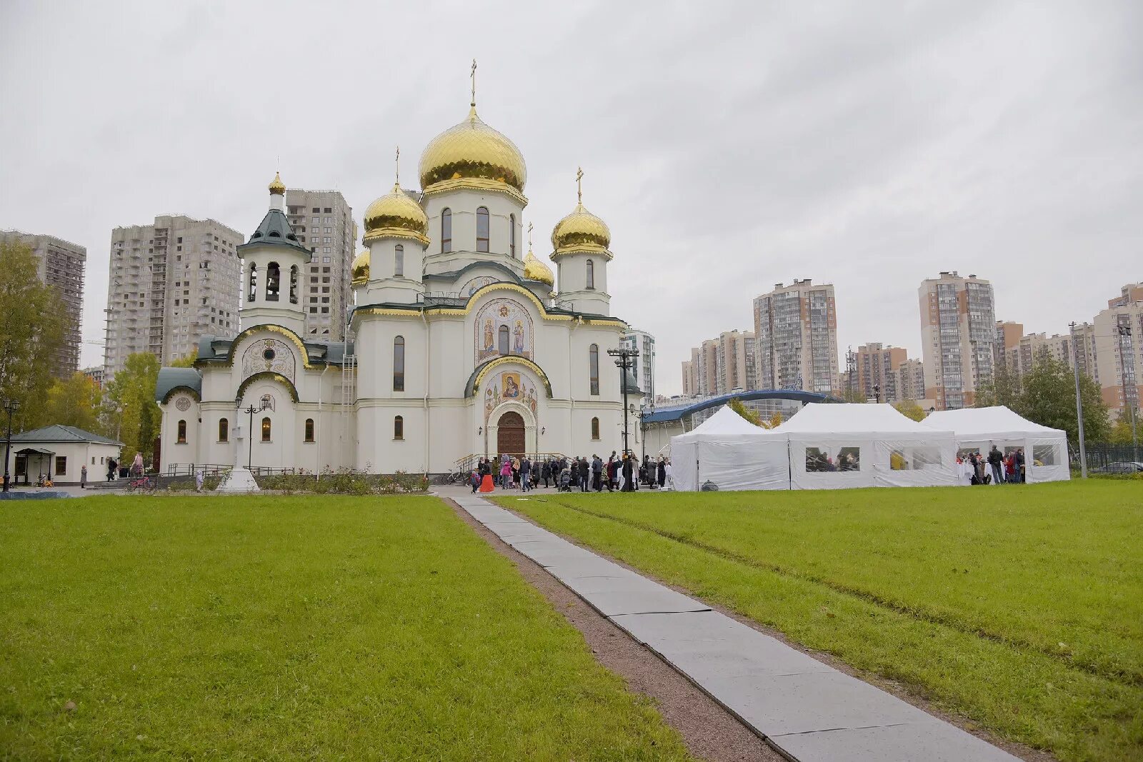 Православный храм просп герцена 151 всеволожск фото Храм в честь Воздвижения Честнаго и Животворящего Креста Господня в Приморском р