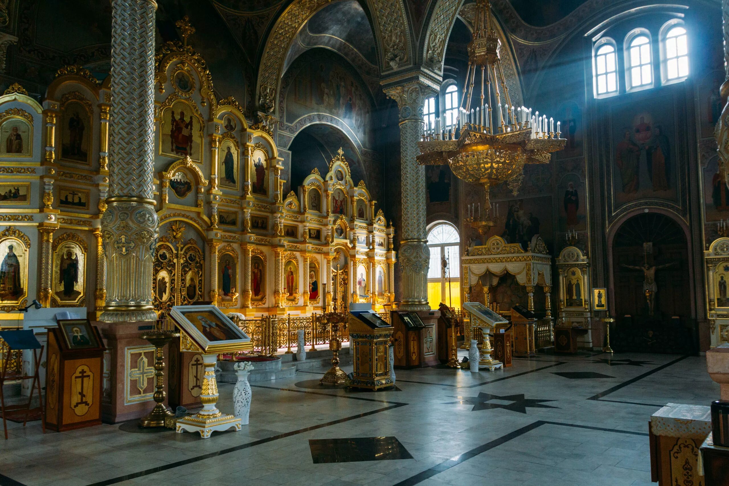 Православный храм внутри фото Храм Всех Святых