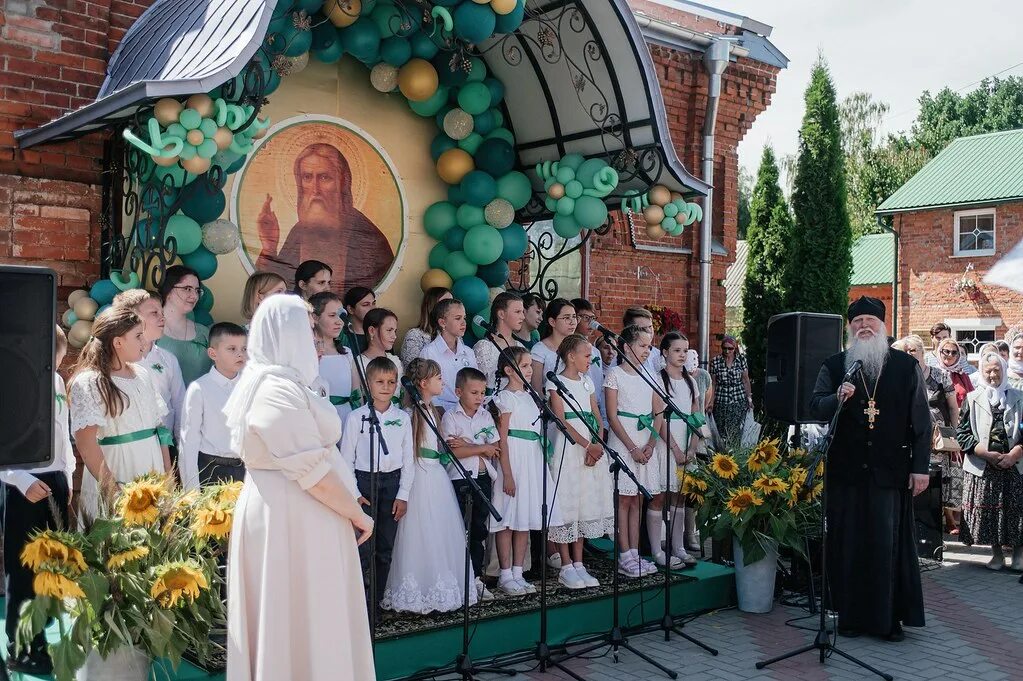 Православный клуб серафим курск молодежный фото Престольные праздник в храме преподобного Серафима Саровского 01.08.2022 Flickr