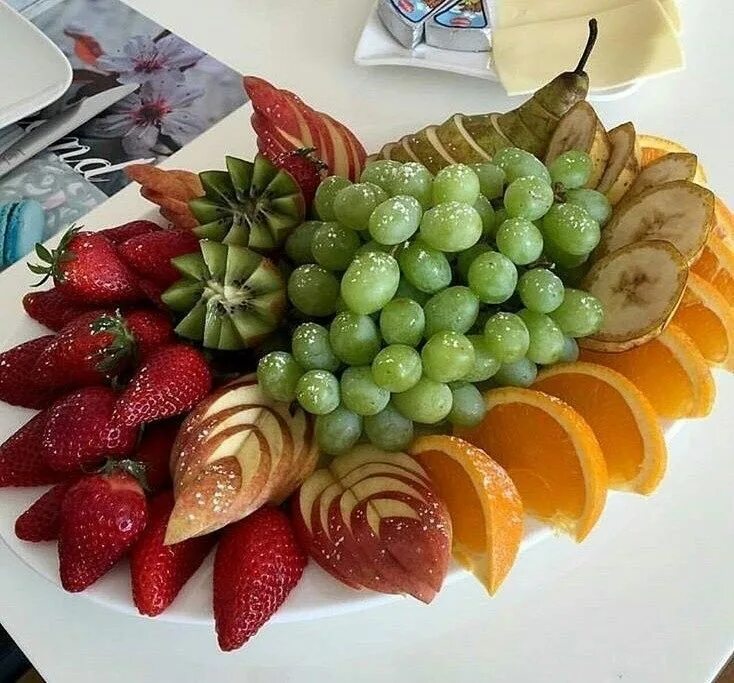 Праздничная фруктовая тарелка фото Pin by Gege Gege on Food art Food, Food art, Fruit