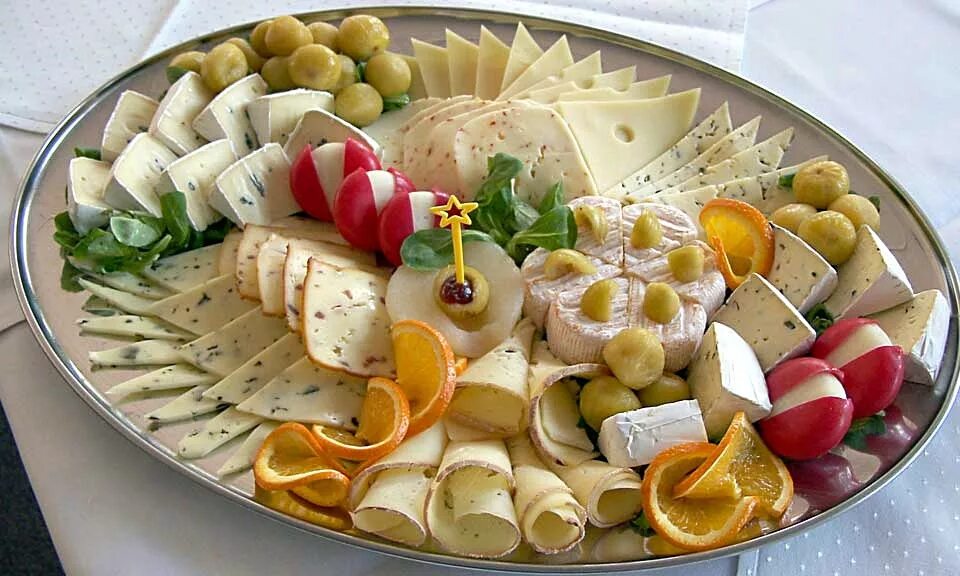 Праздничная нарезка сыра фото Файл:Cheese platter.jpg - Вікіпэдыя