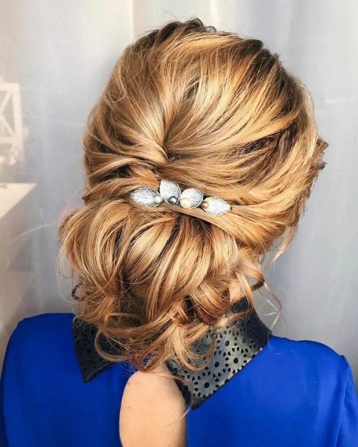 Праздничная прическа на волосы средней длины Chignon mariage invitée I 63 idées coiffures mariée Chignon mariage invitée, Chi