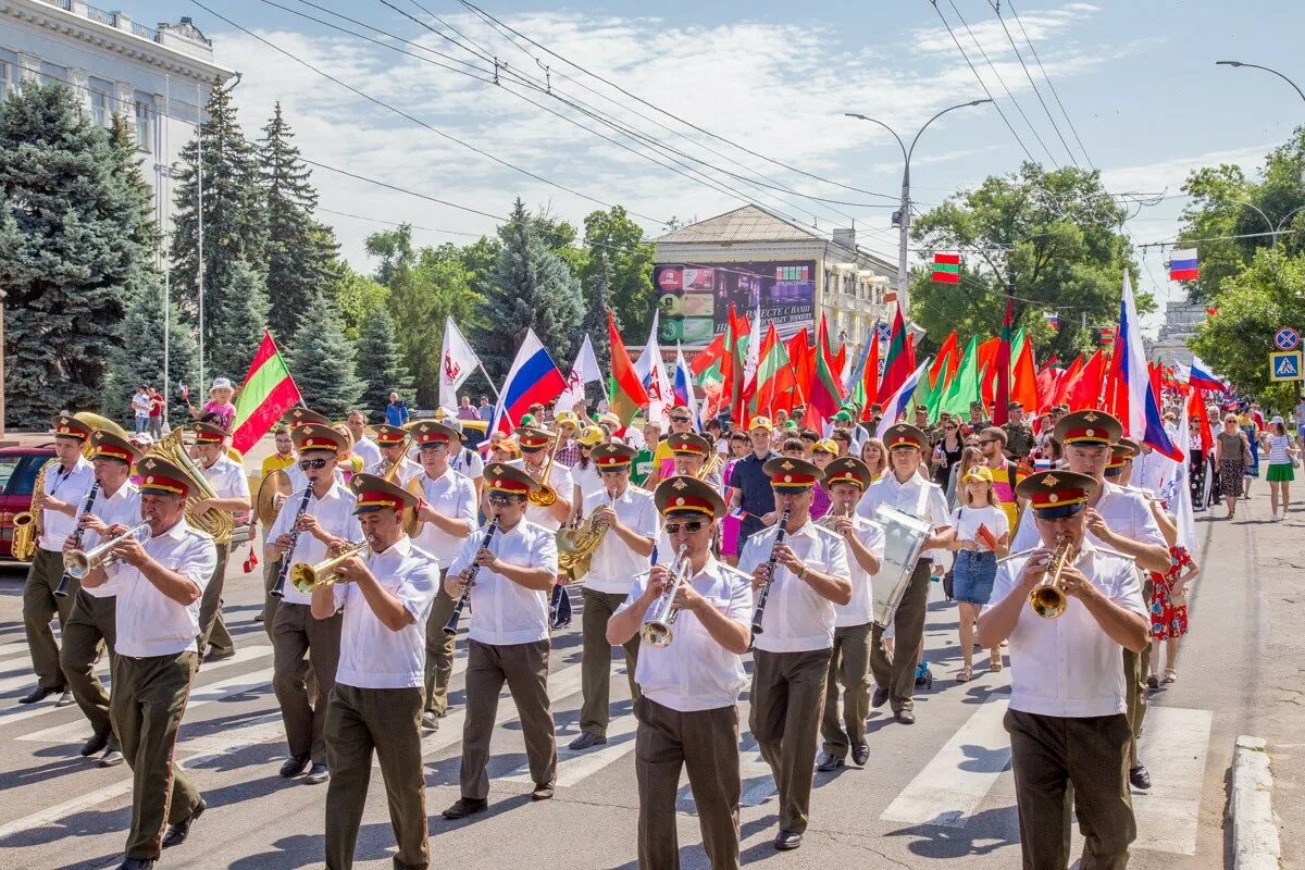 Праздничная россия фото Главный праздник Великой страны. Приднестровцы отмечают День России Новости Прид