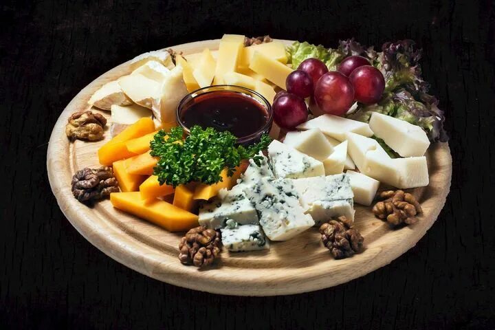 Праздничная сырная тарелка фото Сырная тарелка Food, Cooking, Cheese board