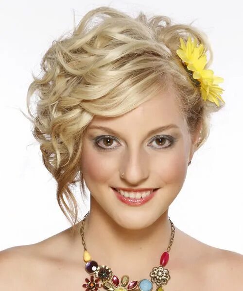 Праздничная укладка фото Medium Curly Light Golden Blonde Updo Hairstyle with Light Blonde Highlights Gol