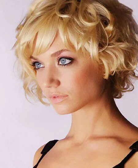 Праздничная укладка на каре с челкой фото Great Short Curly Haircut Ideas for Round Faces - Hairstyle Fix Short curly bob 