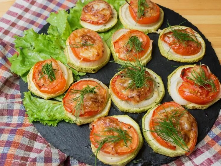 Праздничная закуска из кабачков с фото Закуска из кабачков Ethnic recipes, Recipes, Food